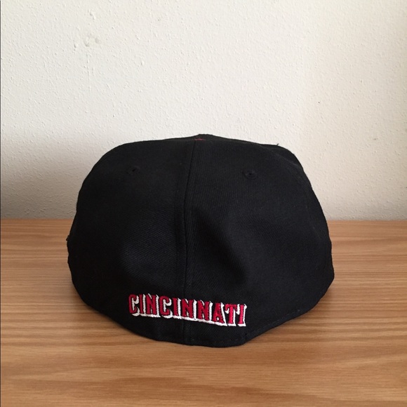New Era Cincinnati Reds Vise On Fitted Cap NWT - Picture 4 of 4